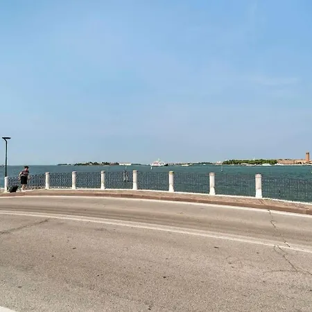 Venice Lido - House For 5 Lägenhet *